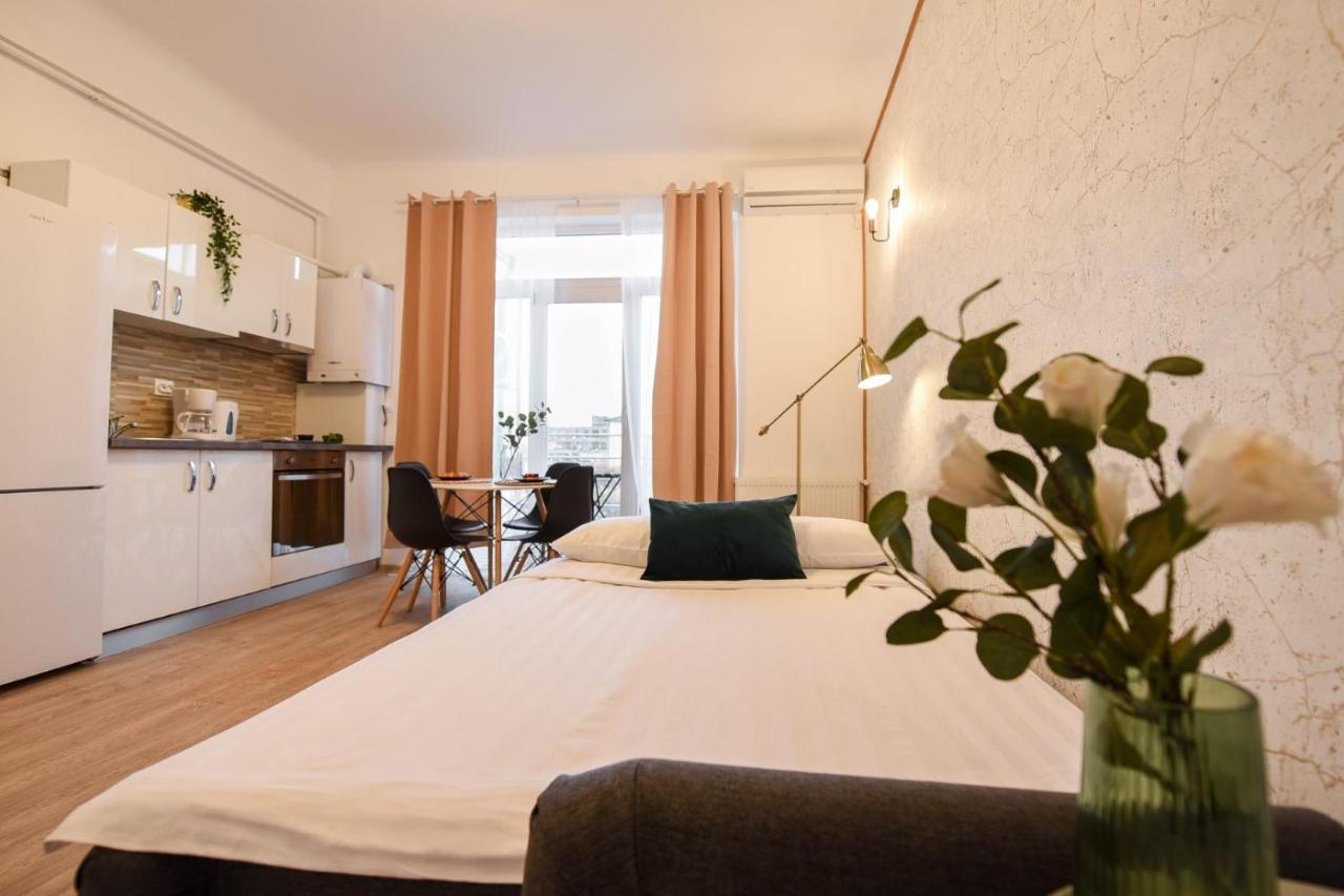 Apartment Cozy 1br Escape - With Charming Balcony Near Universitate *