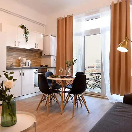 Cozy 1Br Escape - Apartment With Charming Balcony Near Universitate Bucharest Exterior photo