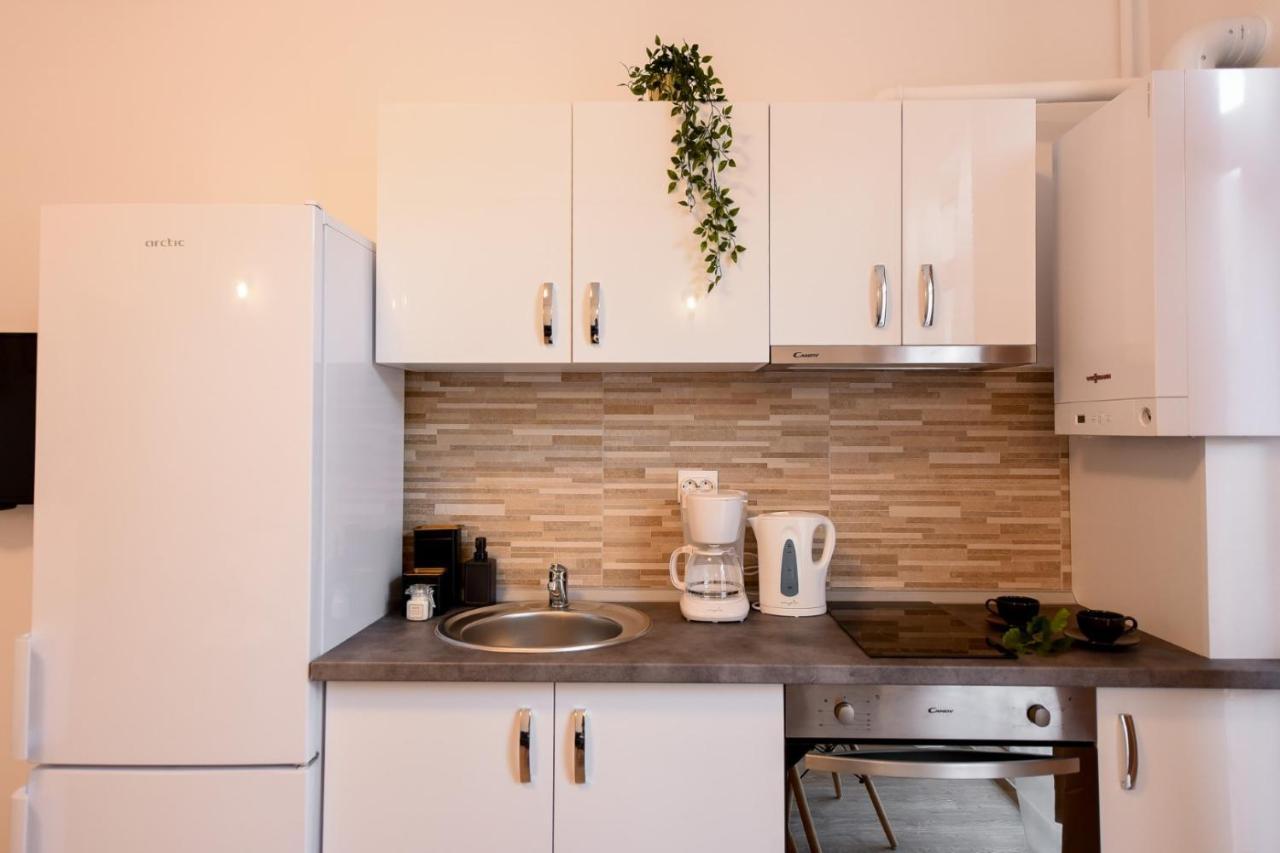 Cozy 1br Escape - With Charming Balcony Near Universitate 公寓 *